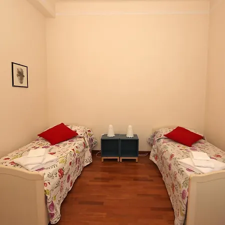Magnolia Vila *
